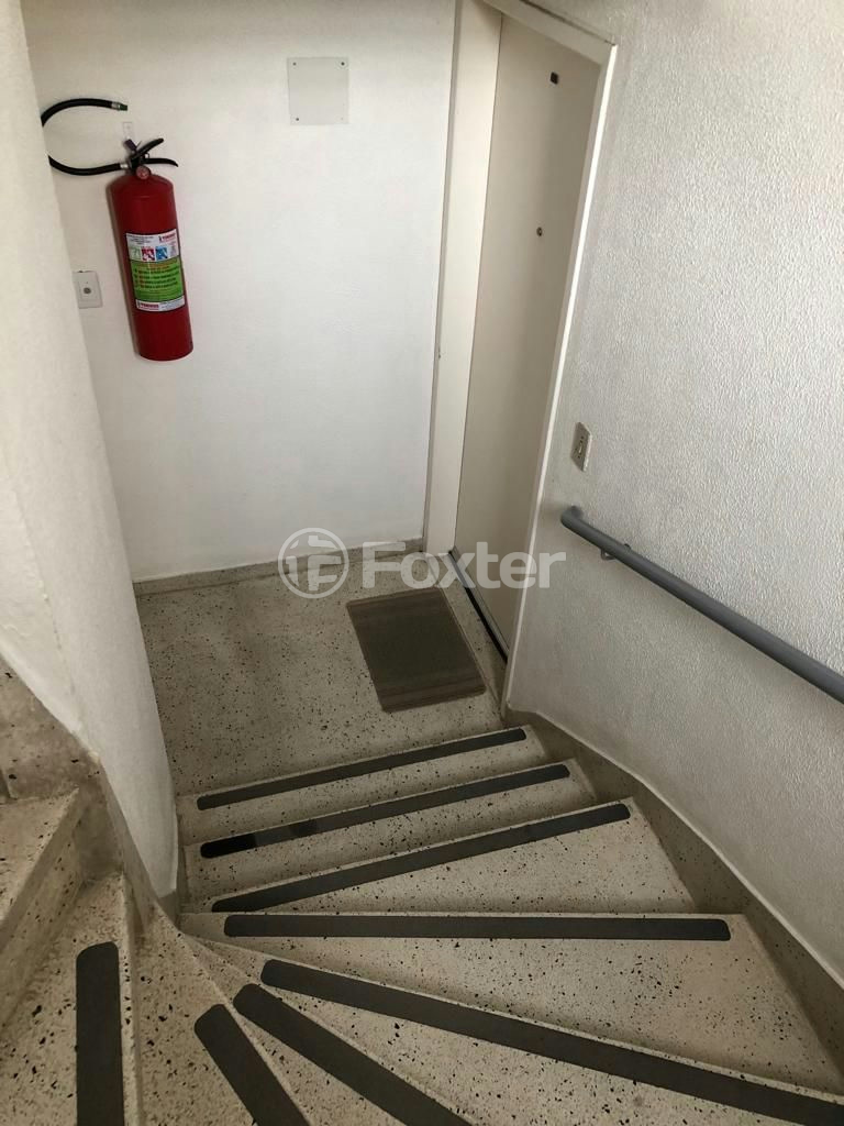 Apartamento à venda com 1 quarto, 38m² - Foto 15