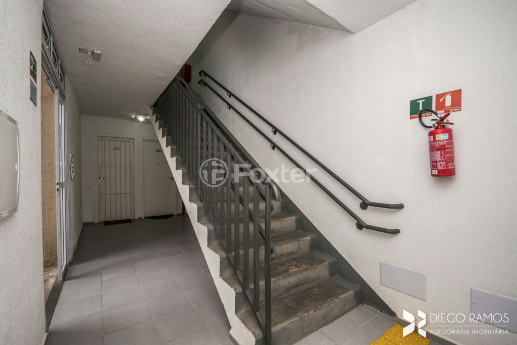 Apartamento à venda com 2 quartos, 42m² - Foto 21