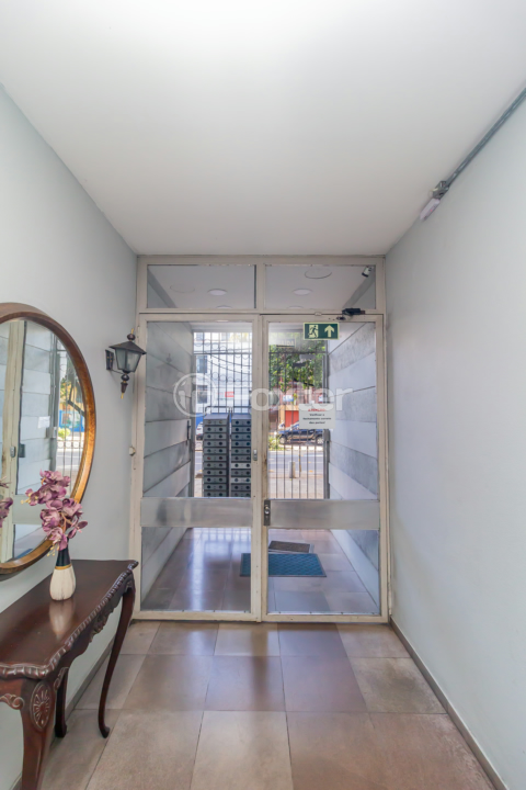 Apartamento à venda com 2 quartos, 77m² - Foto 2