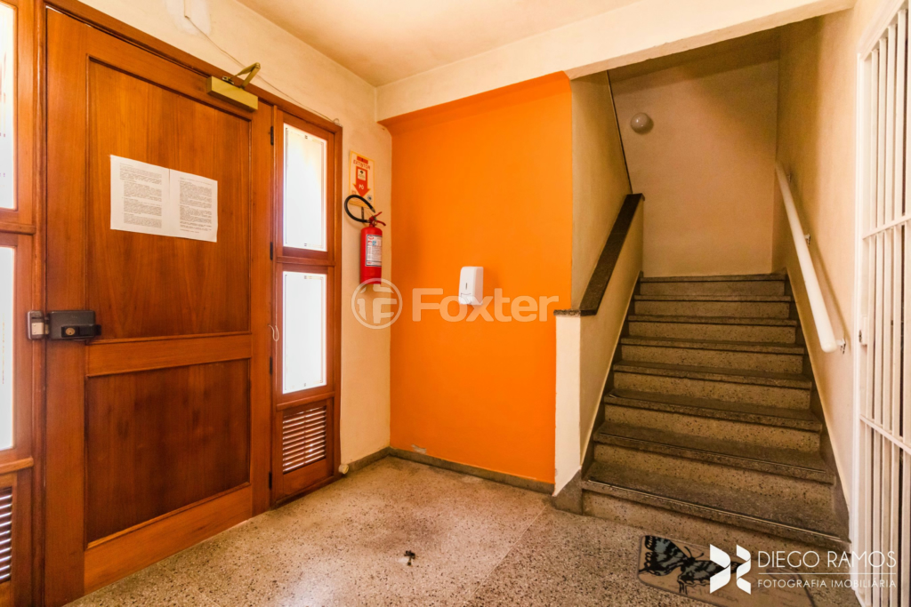 Apartamento à venda com 2 quartos, 61m² - Foto 2