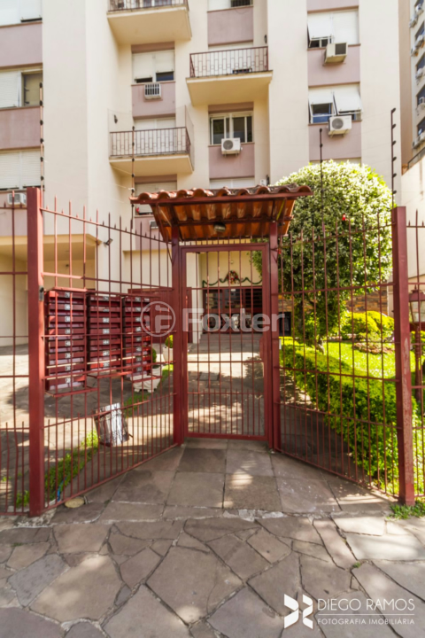 Apartamento à venda com 2 quartos, 69m² - Foto 41