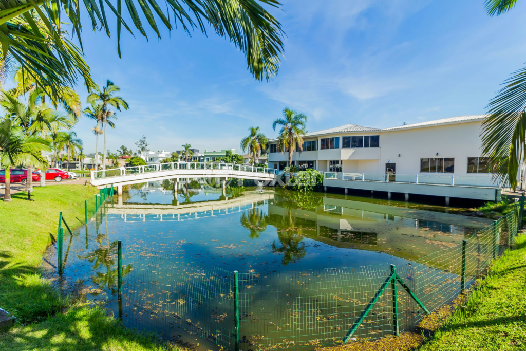 Casa de Condomínio à venda com 3 quartos, 239m² - Foto 54