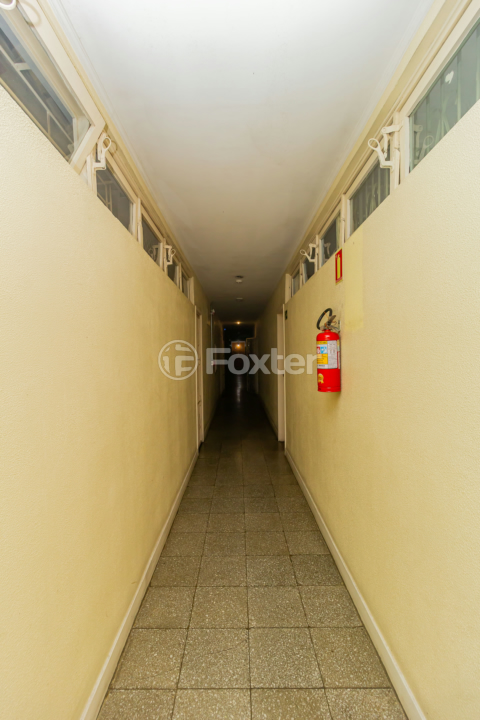 Apartamento à venda com 2 quartos, 70m² - Foto 30