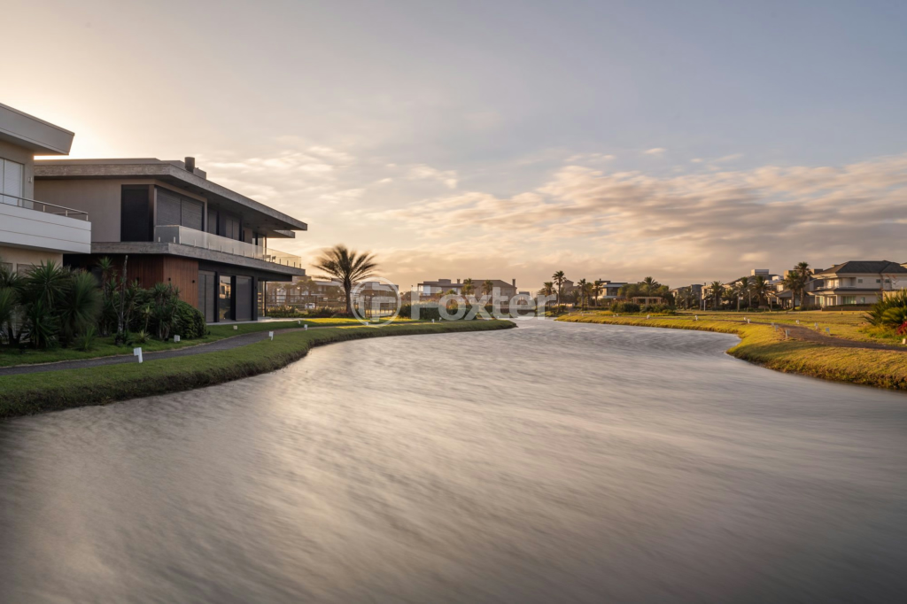 Casa de Condomínio à venda com 4 quartos, 460m² - Foto 66