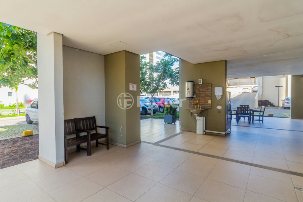 Apartamento à venda com 2 quartos, 64m² - Foto 22