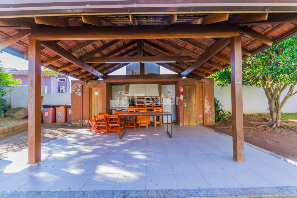 Casa à venda com 3 quartos, 98m² - Foto 30