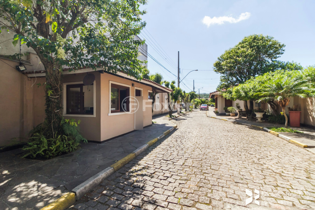 Casa de Condomínio à venda com 3 quartos, 233m² - Foto 32