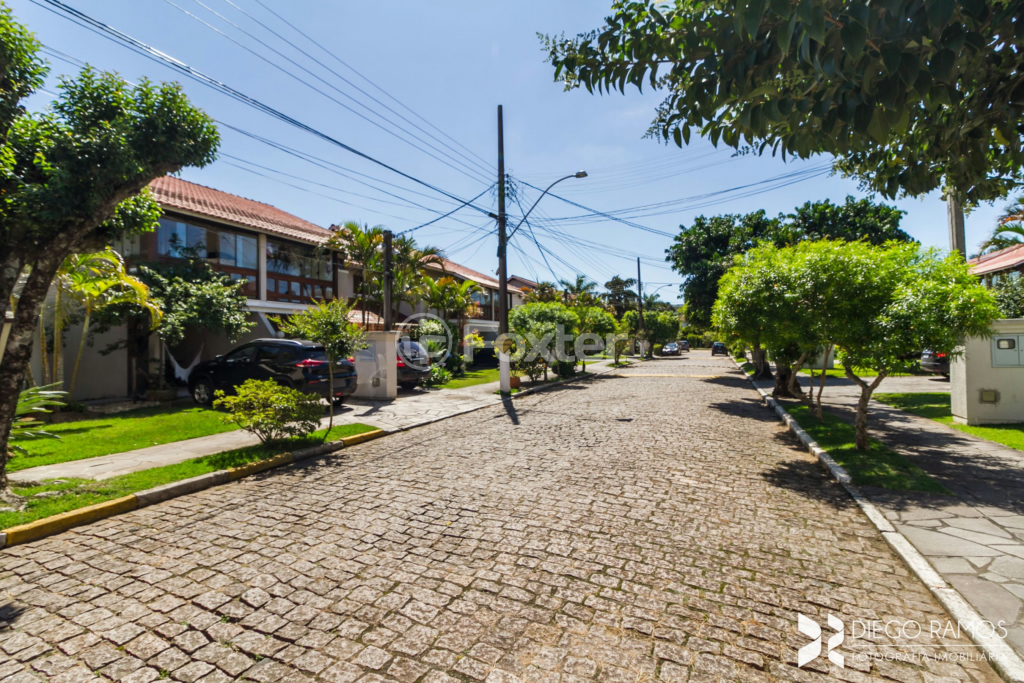 Casa de Condomínio à venda com 3 quartos, 233m² - Foto 47