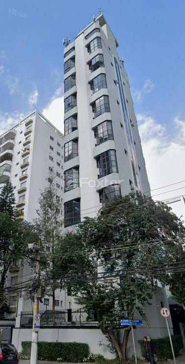 Apartamento à venda com 1 quarto, 50m² - Foto 32