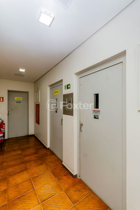 Apartamento à venda com 2 quartos, 75m² - Foto 32