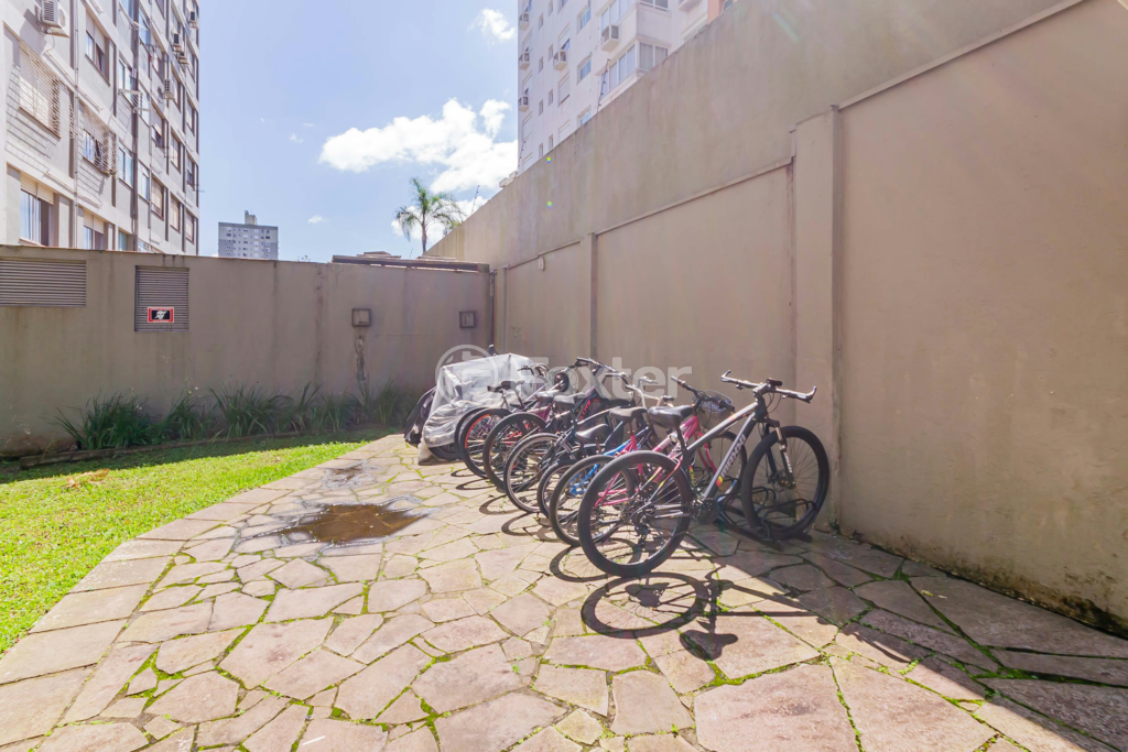 Apartamento à venda com 2 quartos, 55m² - Foto 31
