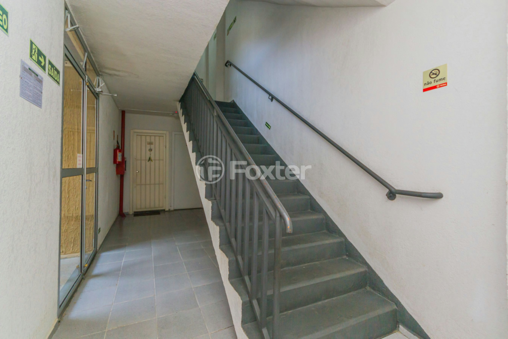 Apartamento à venda com 2 quartos, 40m² - Foto 23