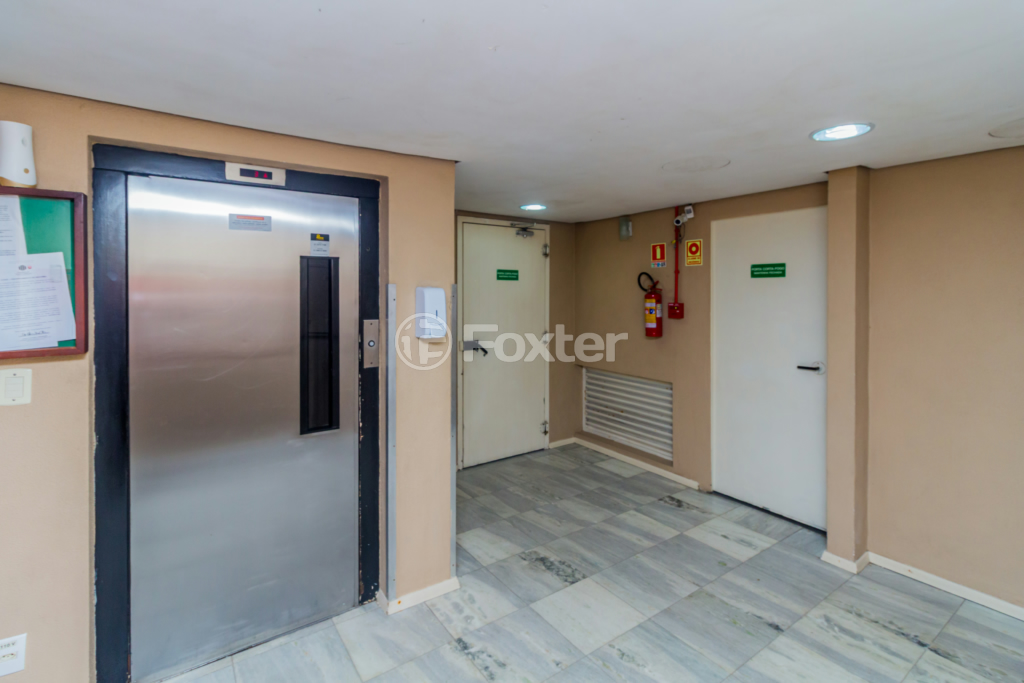 Apartamento à venda com 2 quartos, 70m² - Foto 32