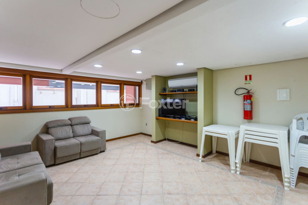 Apartamento à venda com 2 quartos, 70m² - Foto 57