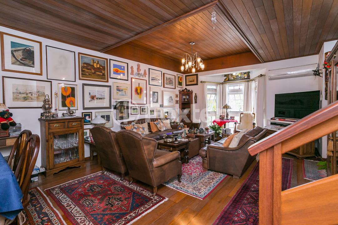 Casa de Condomínio à venda com 3 quartos, 224m² - Foto 2