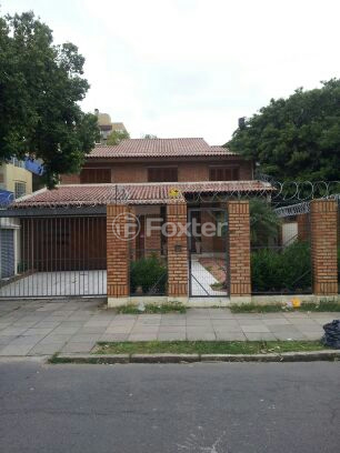 Casa à venda com 4 quartos, 380m² - Foto 1