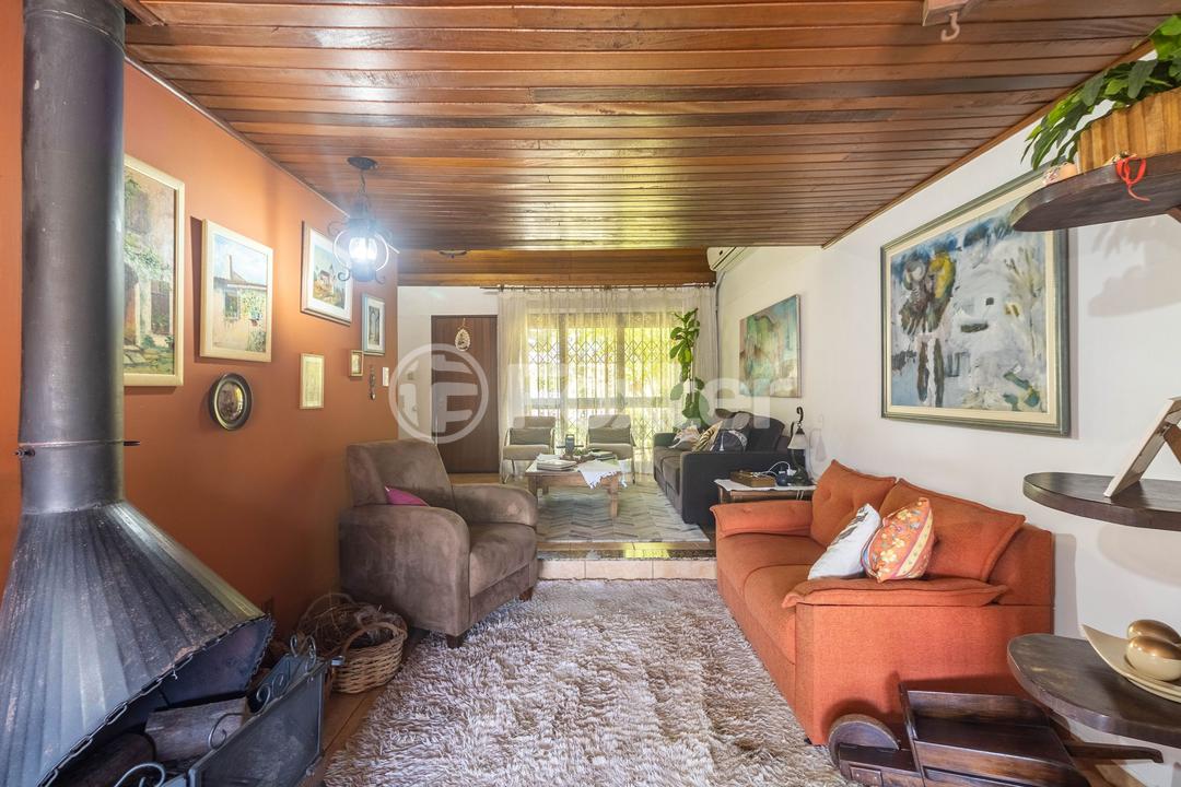 Casa à venda com 3 quartos, 220m² - Foto 2