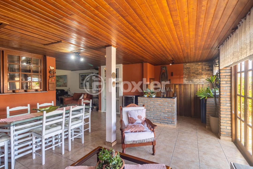Casa à venda com 3 quartos, 220m² - Foto 4