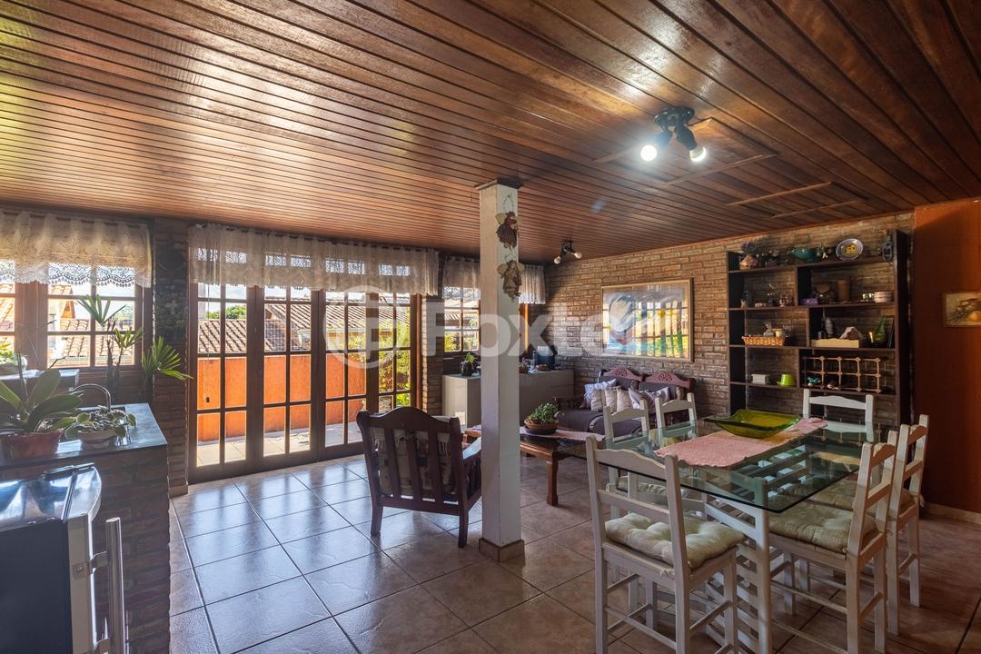 Casa à venda com 3 quartos, 220m² - Foto 6