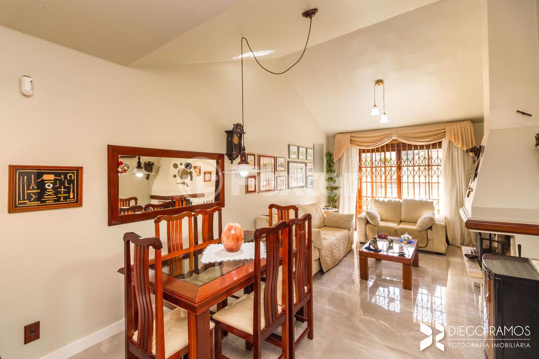 Casa à venda com 3 quartos, 140m² - Foto 1