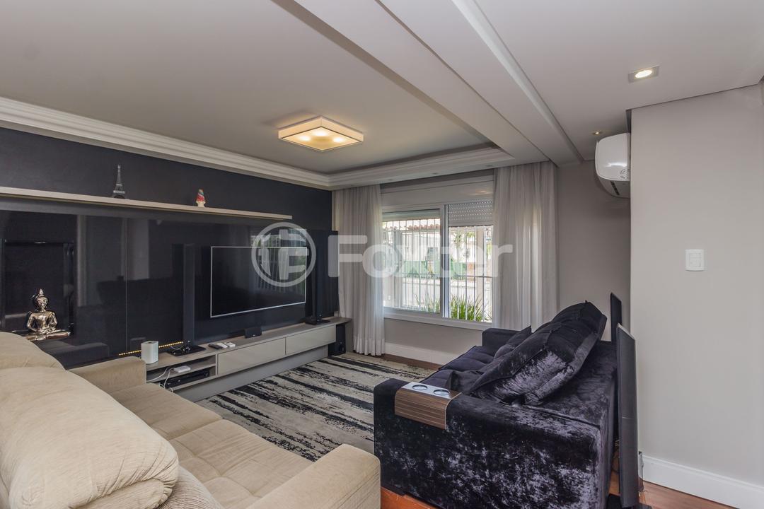 Casa à venda com 4 quartos, 230m² - Foto 1