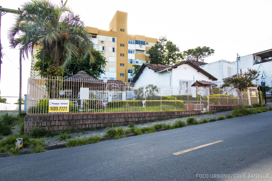Casa à venda com 4 quartos, 174m² - Foto 1