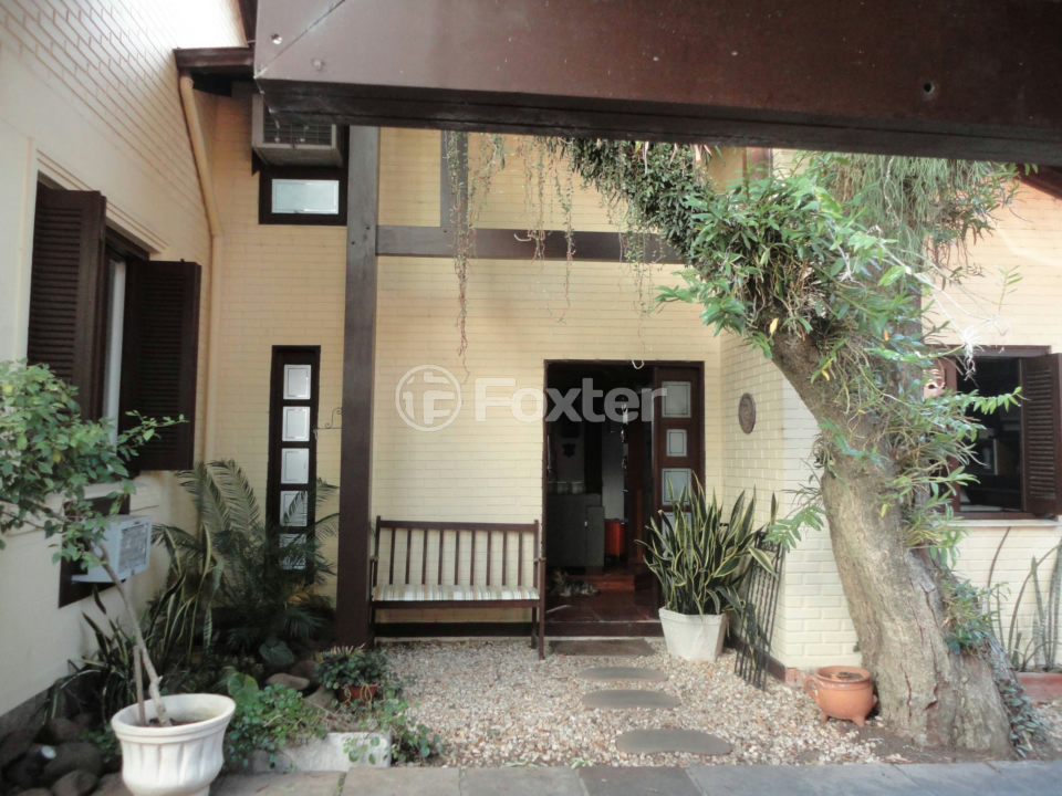 Casa à venda com 4 quartos, 500m² - Foto 1