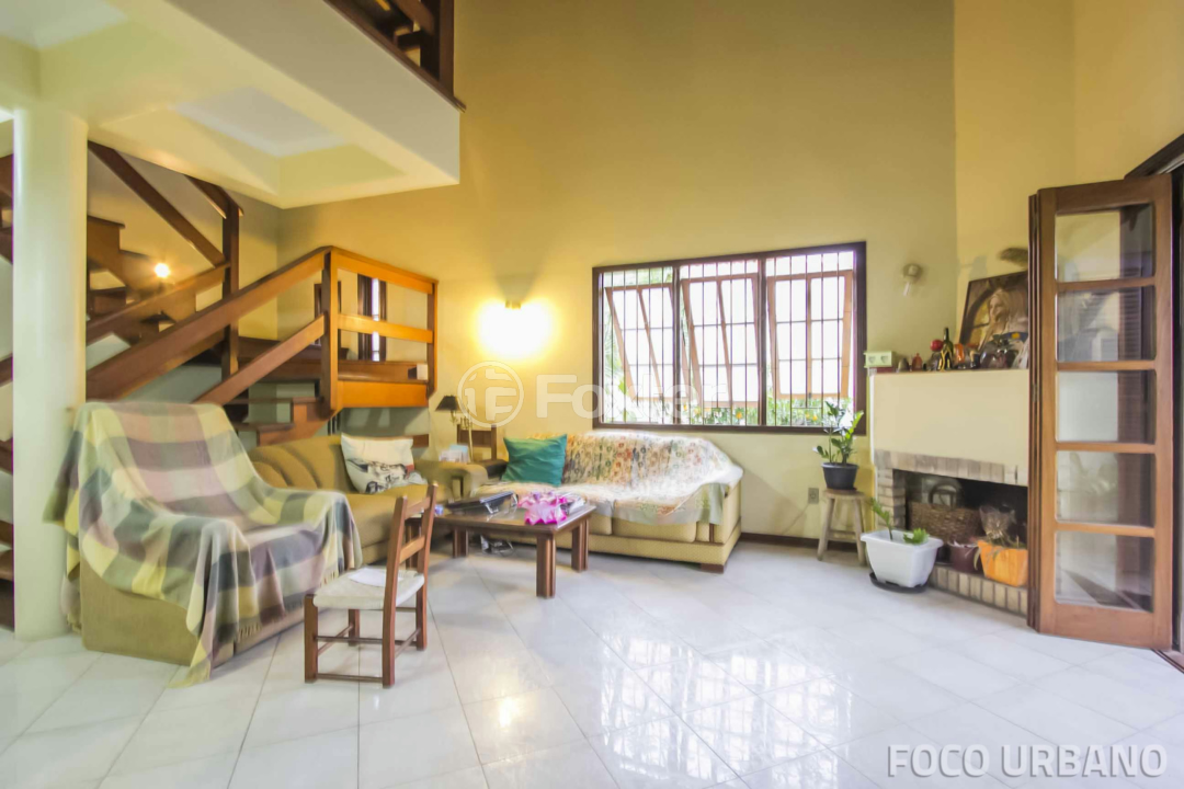 Casa à venda com 3 quartos, 266m² - Foto 3
