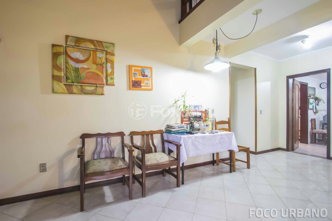 Casa à venda com 3 quartos, 266m² - Foto 4