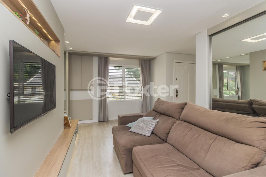 Casa à venda com 3 quartos, 238m² - Foto 2