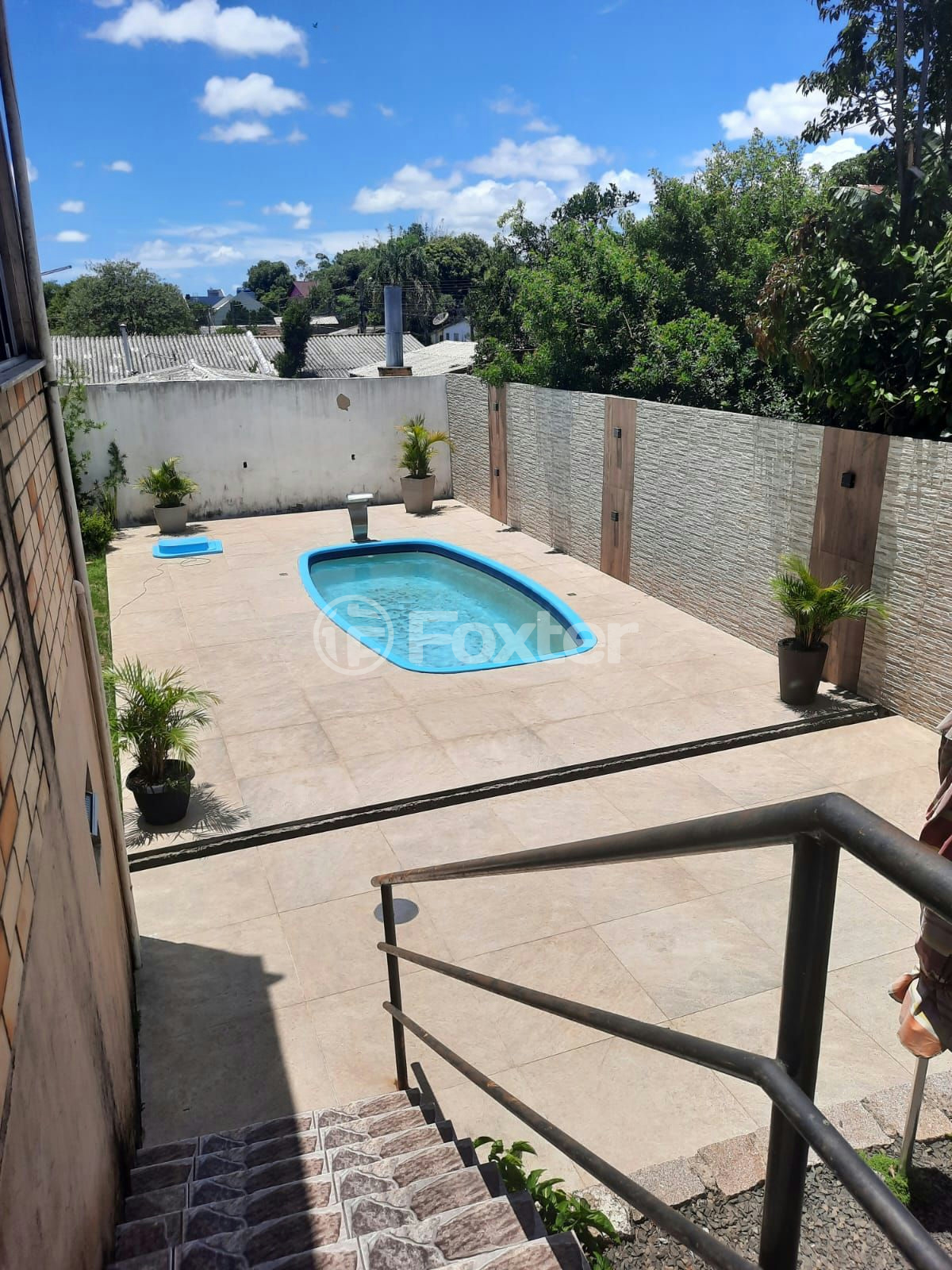 Casa à venda com 3 quartos, 330m² - Foto 2