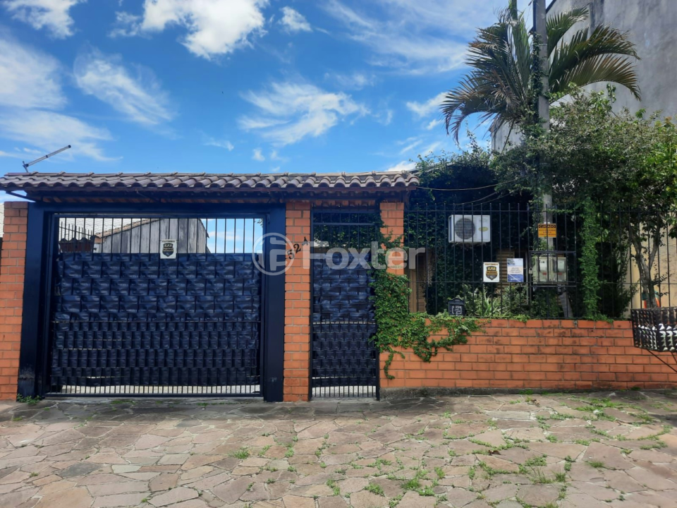 Casa à venda com 3 quartos, 330m² - Foto 1