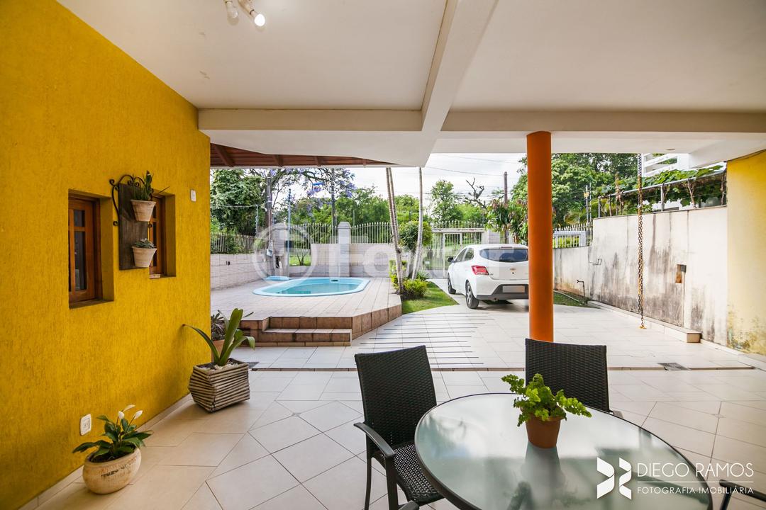 Casa à venda com 4 quartos, 300m² - Foto 2