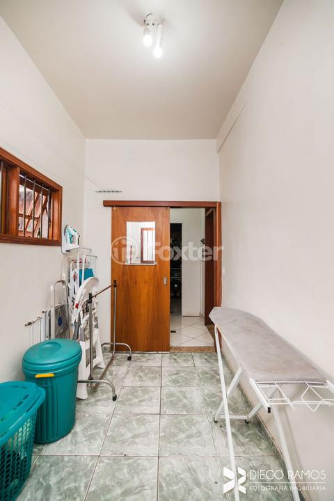 Casa à venda com 4 quartos, 300m² - Foto 35
