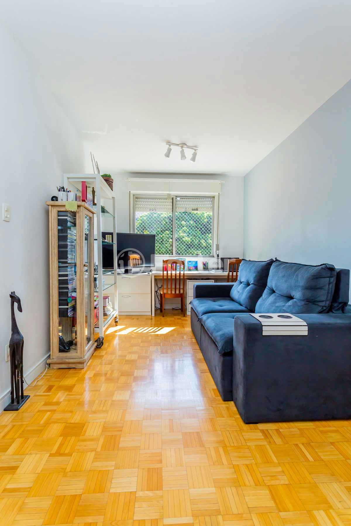 Apartamento à venda com 3 quartos, 75m² - Foto 2