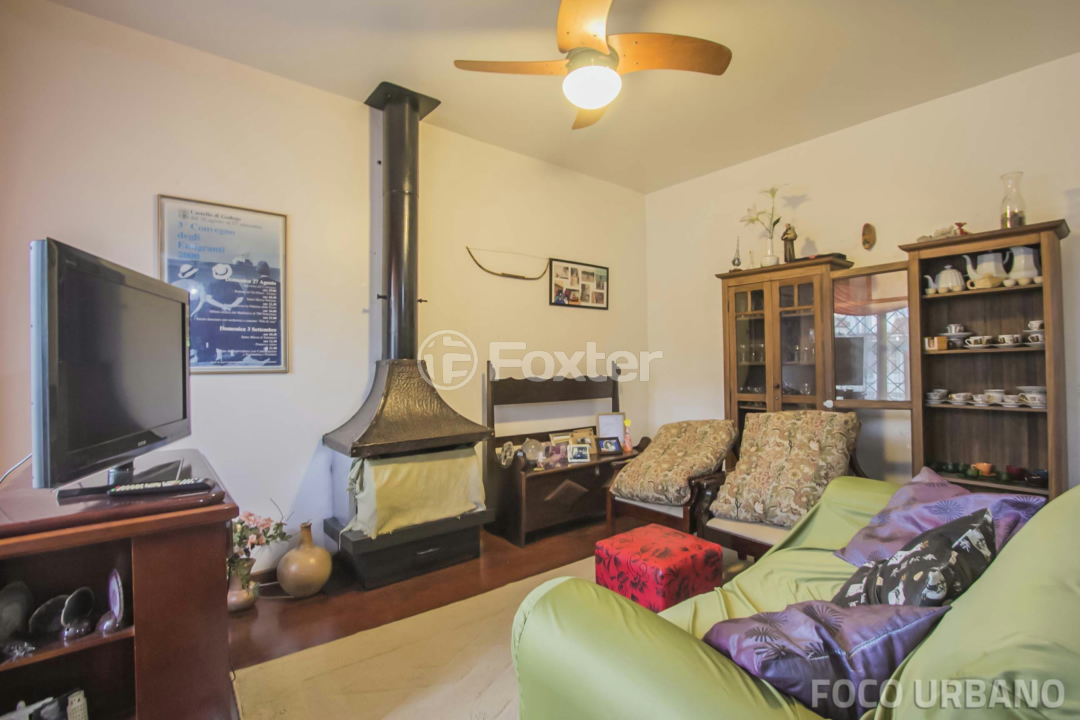 Casa à venda com 6 quartos, 300m² - Foto 3