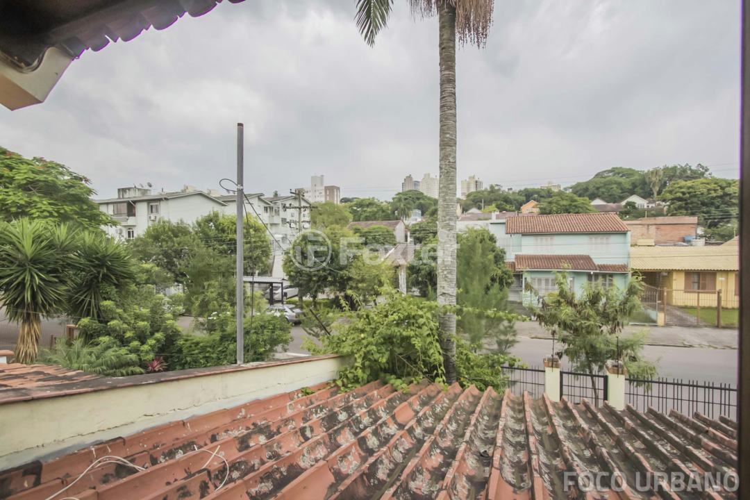 Casa à venda com 6 quartos, 300m² - Foto 11