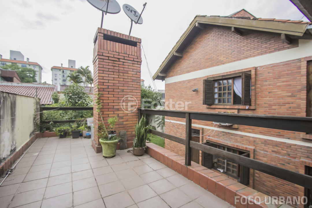 Casa à venda com 6 quartos, 300m² - Foto 28