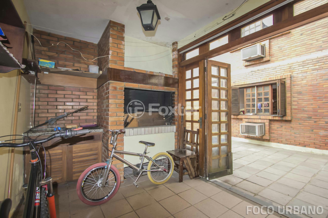 Casa à venda com 6 quartos, 300m² - Foto 23