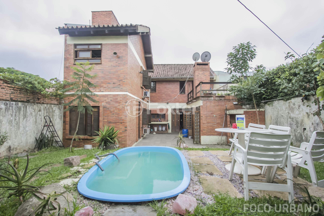 Casa à venda com 6 quartos, 300m² - Foto 26