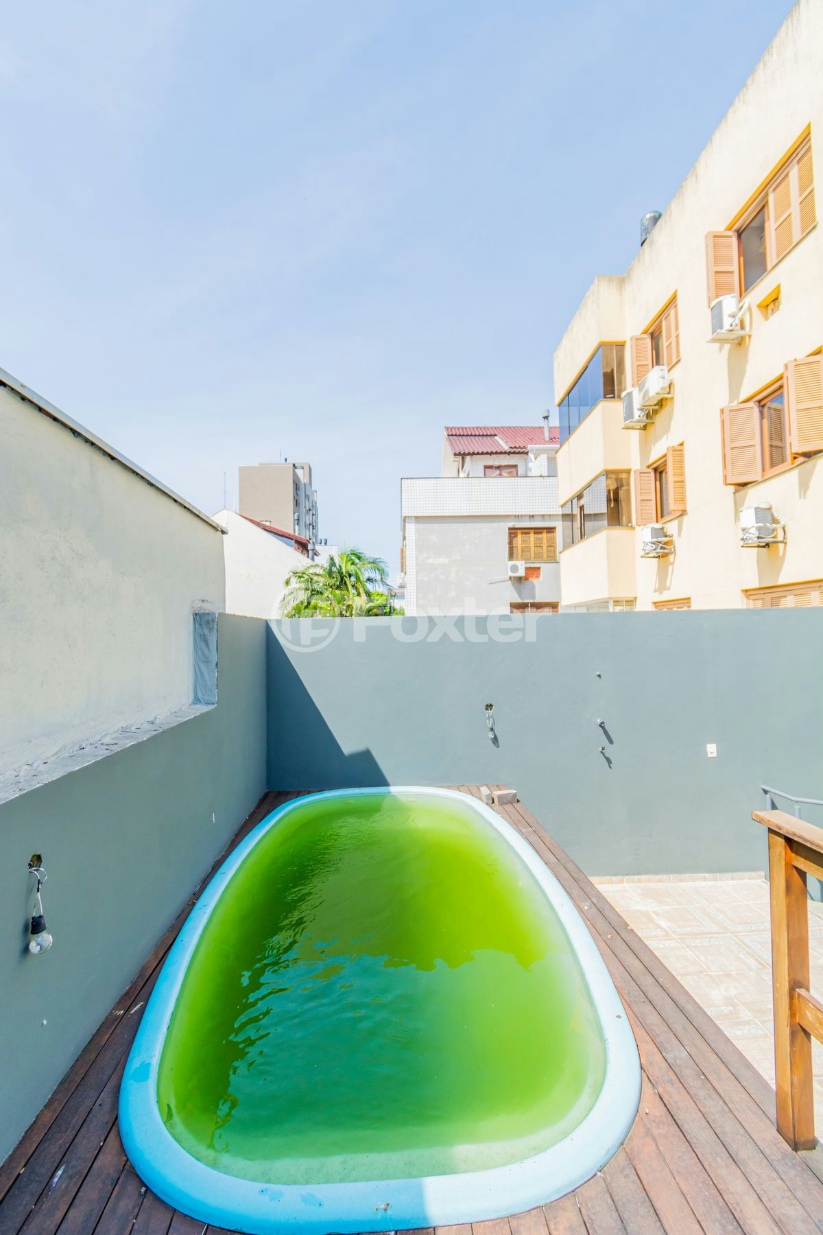 Casa à venda com 3 quartos, 318m² - Foto 4