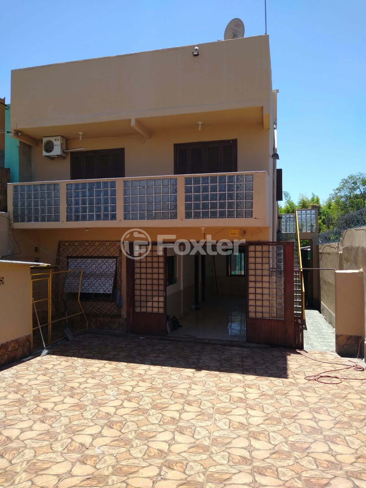 Casa à venda com 3 quartos, 210m² - Foto 2