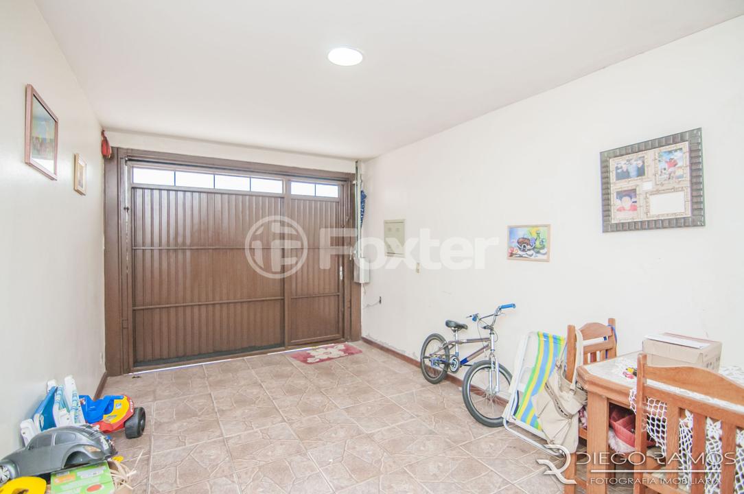 Casa à venda com 6 quartos, 200m² - Foto 4