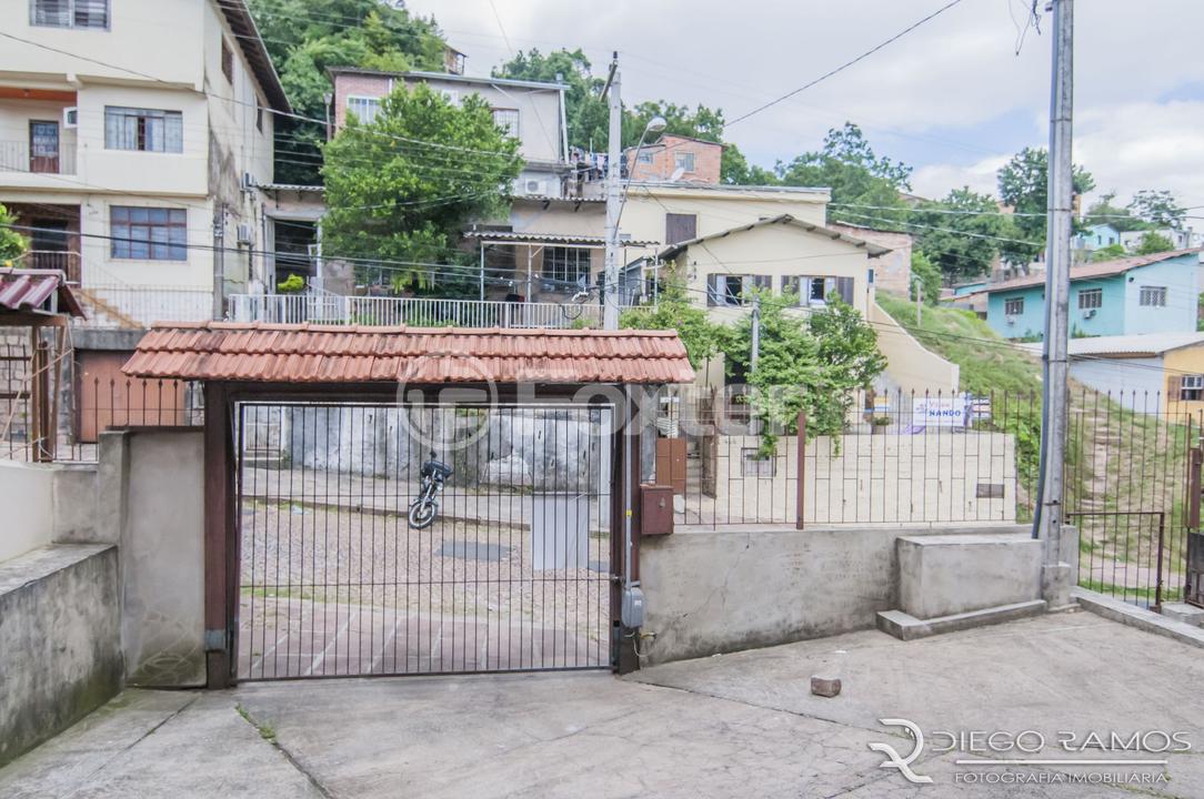 Casa à venda com 6 quartos, 200m² - Foto 11