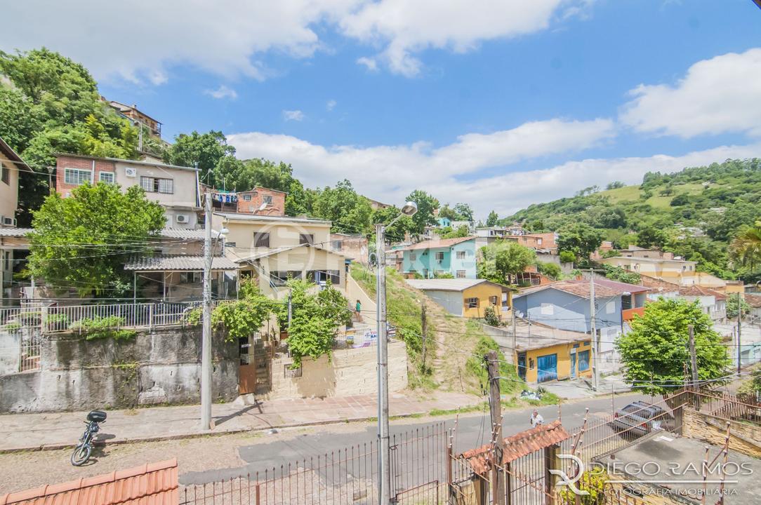 Casa à venda com 6 quartos, 200m² - Foto 35