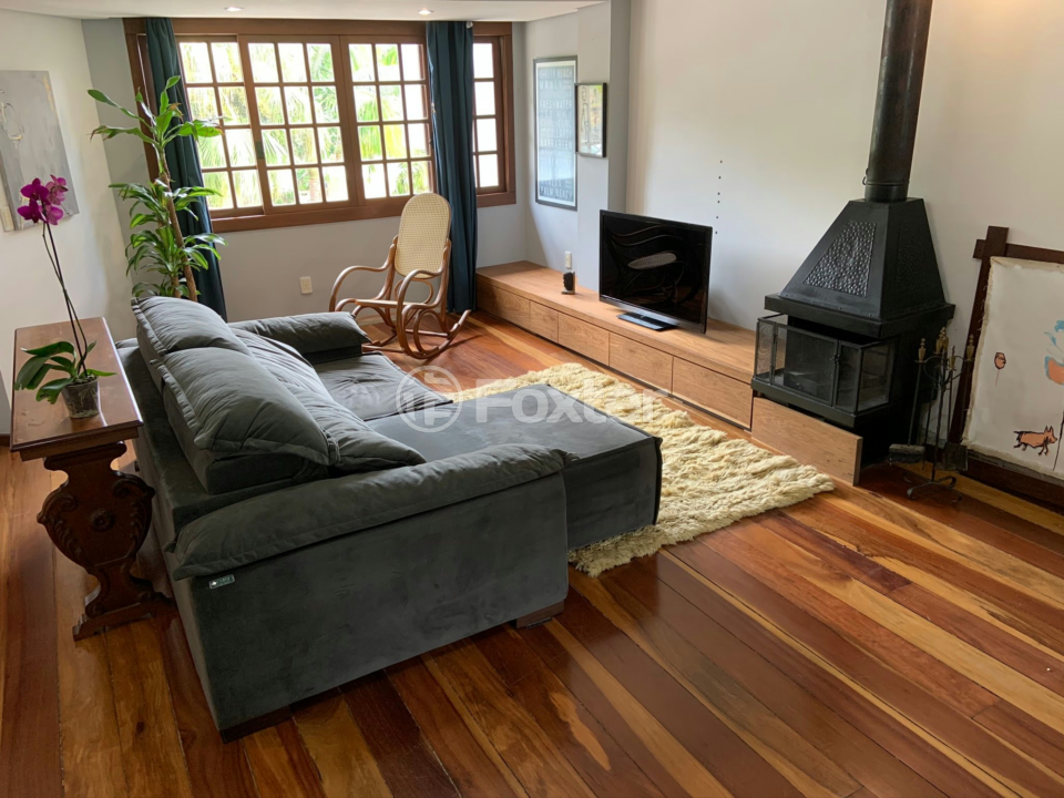 Casa de Condomínio à venda com 4 quartos, 240m² - Foto 3