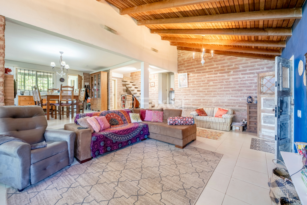 Casa à venda com 3 quartos, 280m² - Foto 2