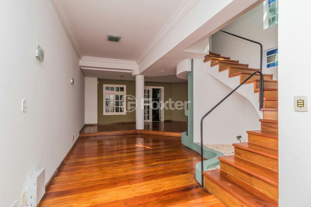 Casa à venda com 4 quartos, 190m² - Foto 1