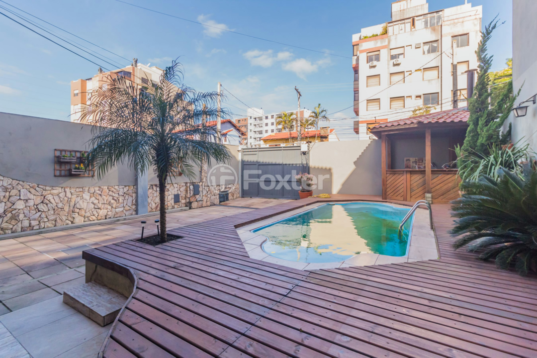 Casa à venda com 8 quartos, 442m² - Foto 2