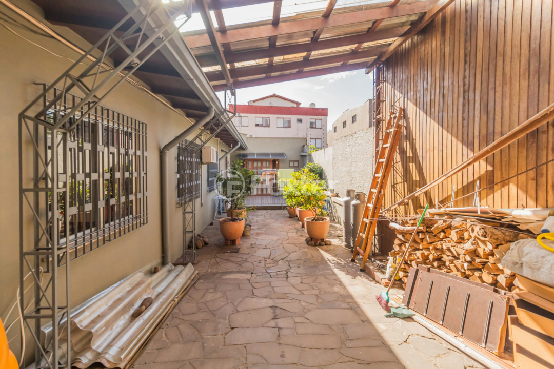 Casa à venda com 8 quartos, 442m² - Foto 77